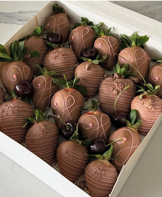 Luxe Chocolate Strawberries Box